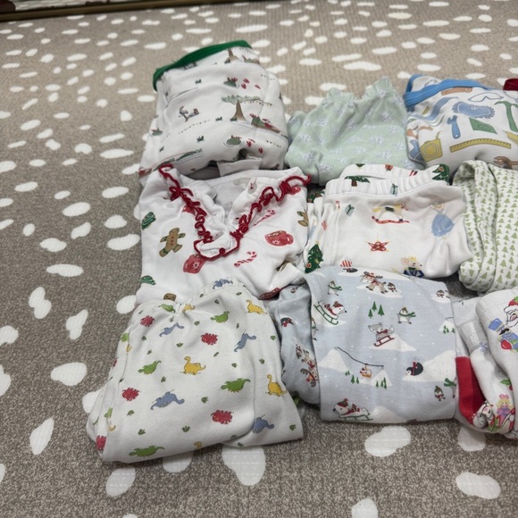 Lot of 13 Pima pajamas set long sleeve tee pants TBBC Santa toddler magnolia boy - Picture 4 of 14